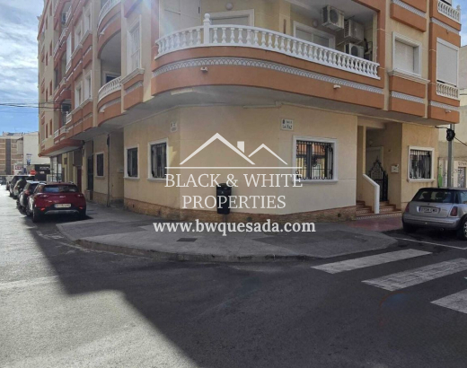 Niski poziom - Resale - Torrevieja - BWAL-2037