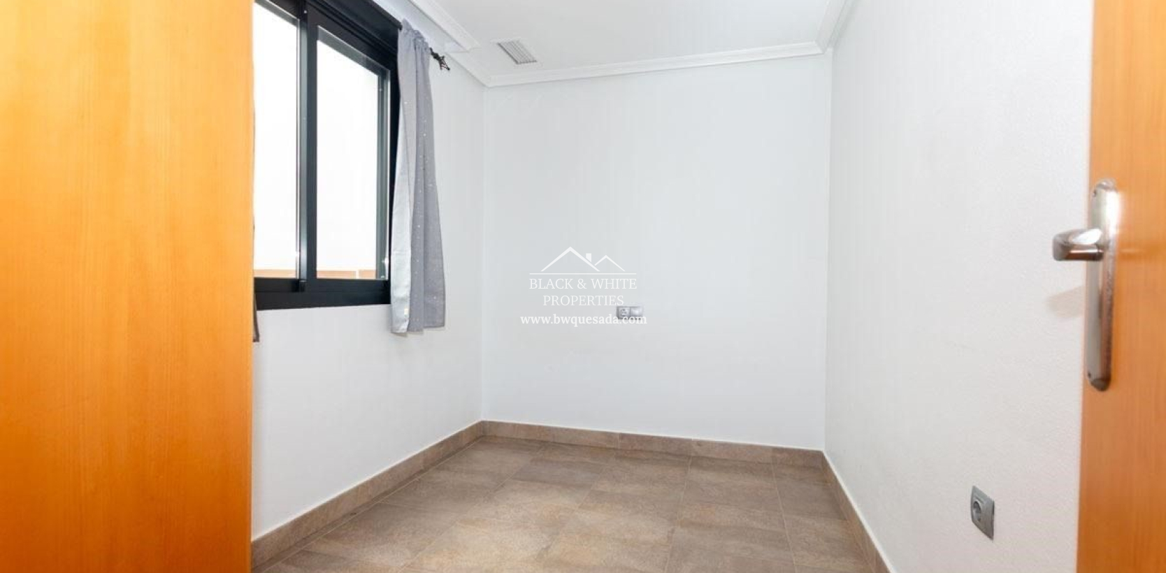 Resale - Apartament - Torrevieja - La Mata