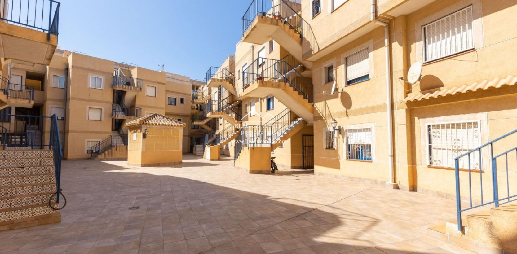 Resale - Ground Floor - Torrevieja - Playa de los Locos