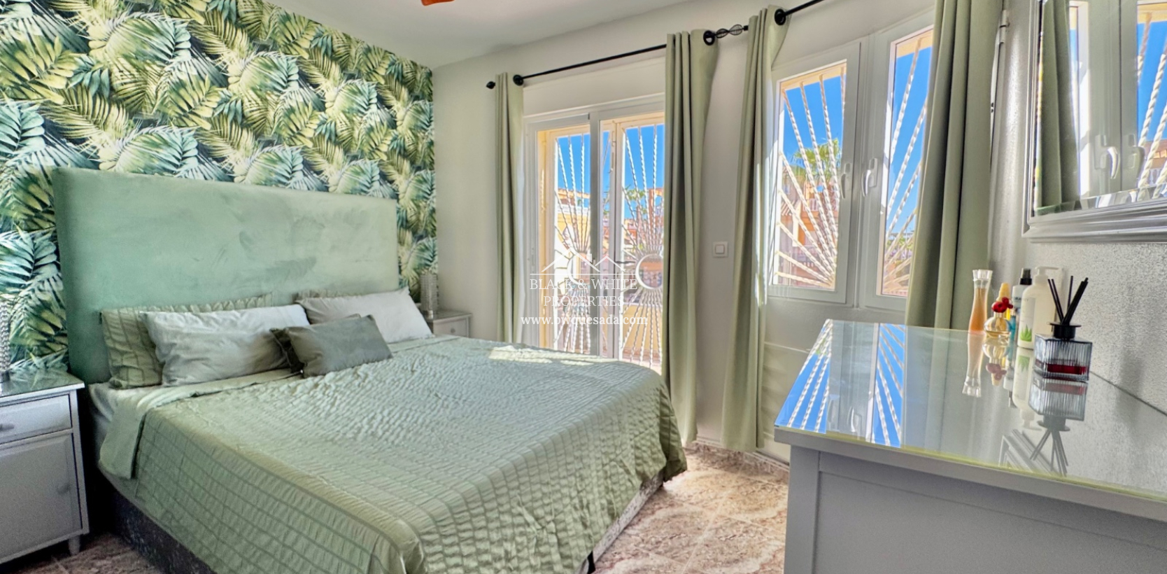 Resale - Pół - Kamienica  - Lo Crispin