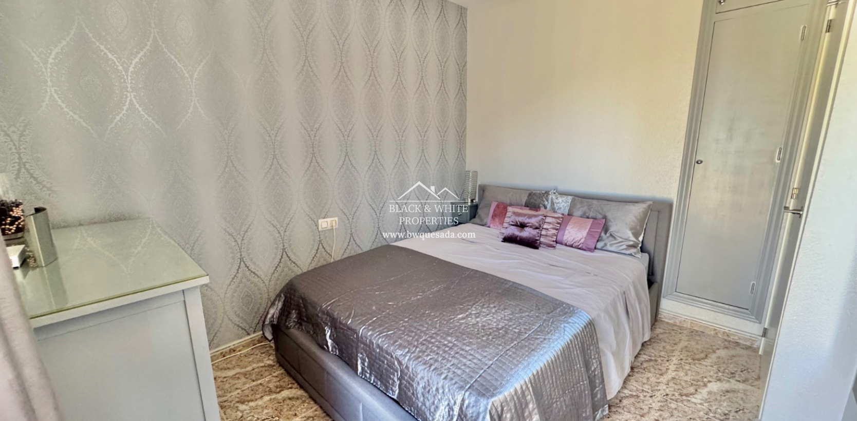 Resale - Pół - Kamienica  - Lo Crispin