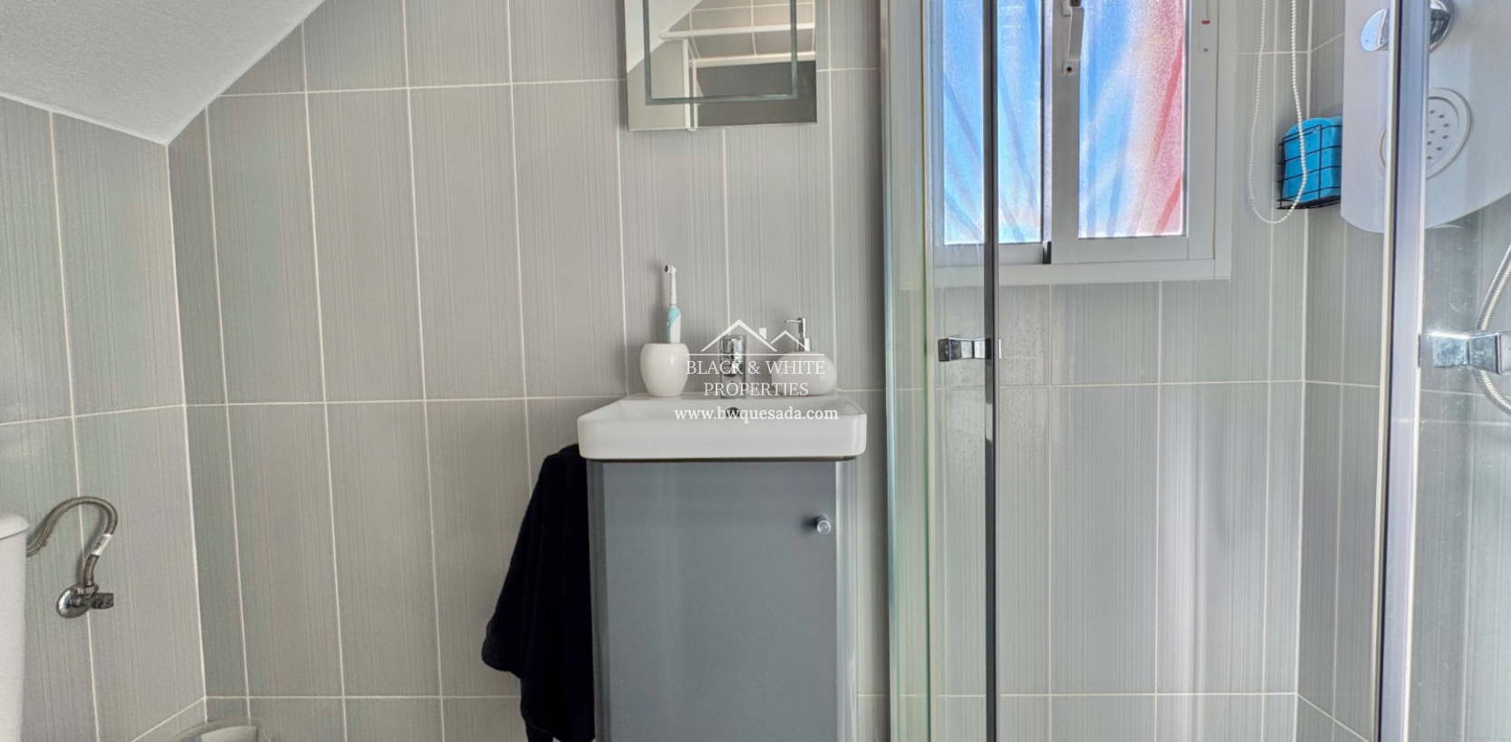 Resale - Pół - Kamienica  - Lo Crispin