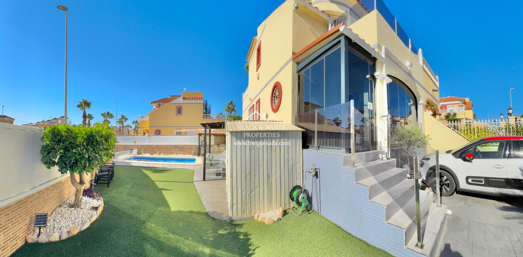 Resale - Semi - Detached Villa - Lo Crispin