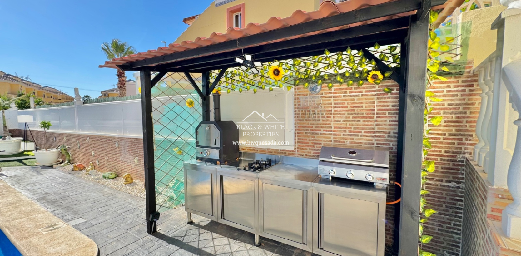 Resale - Semi - Detached Villa - Lo Crispin