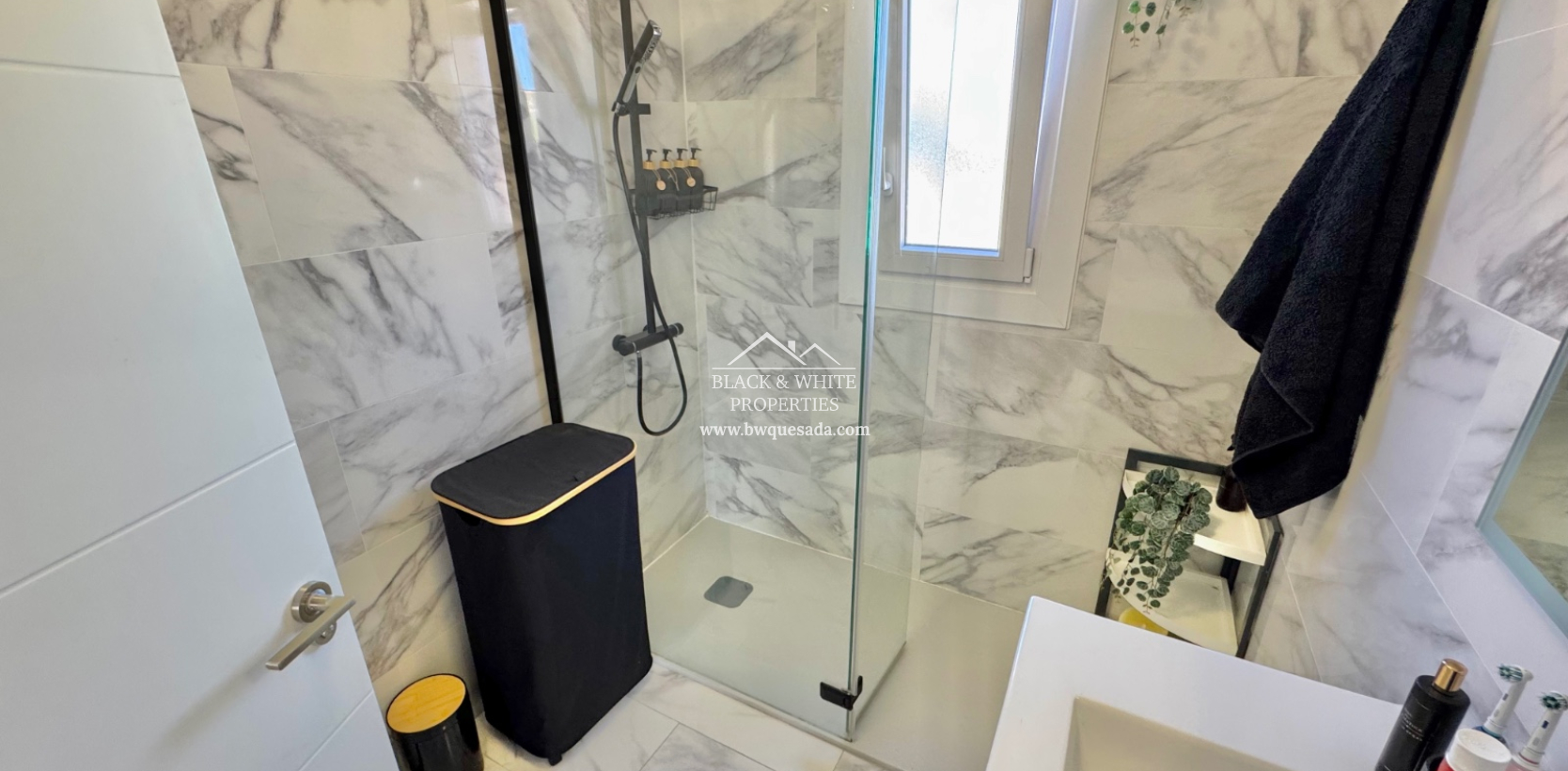 Resale - Semi - Detached Villa - Lo Crispin