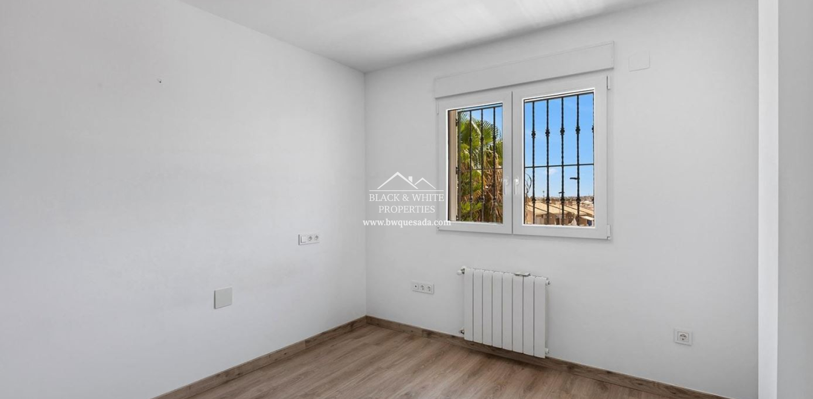 Resale - Semi - Detached Villa - Torrevieja - Aguas nuevas 1