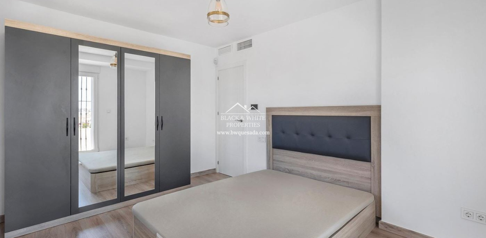 Resale - Semi - Detached Villa - Torrevieja - Aguas nuevas 1