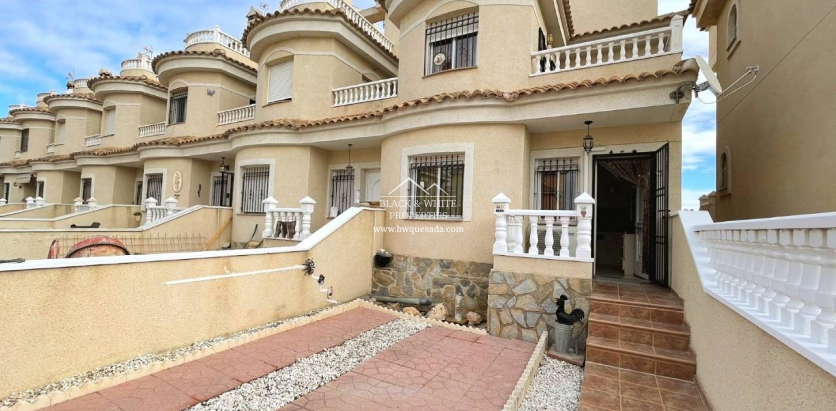 Resale - Townhouse - Ciudad Quesada
