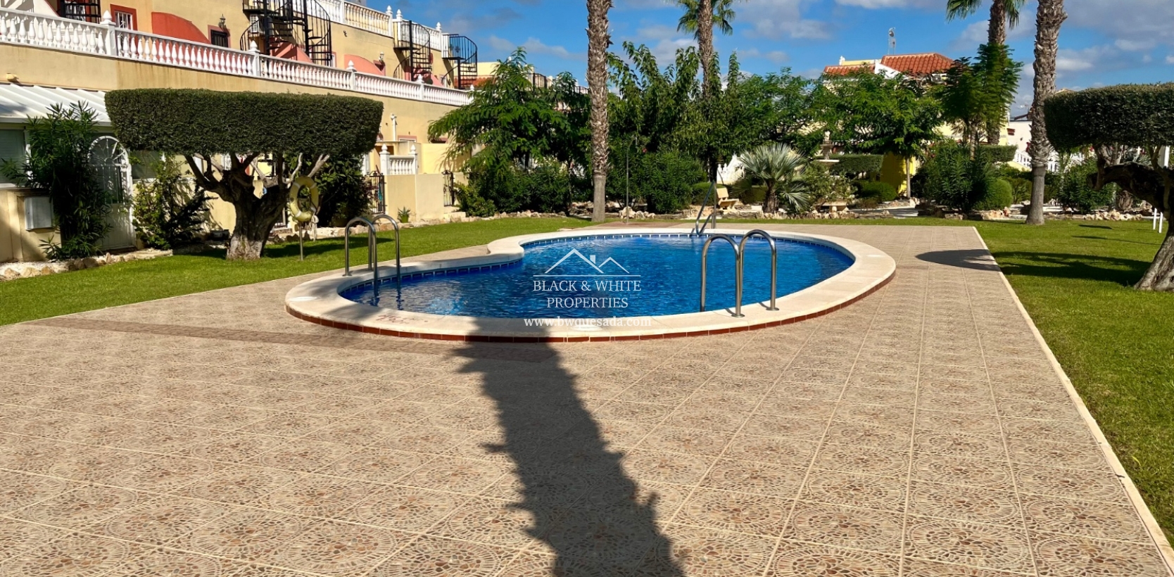 Resale - Townhouse - Lo Crispin