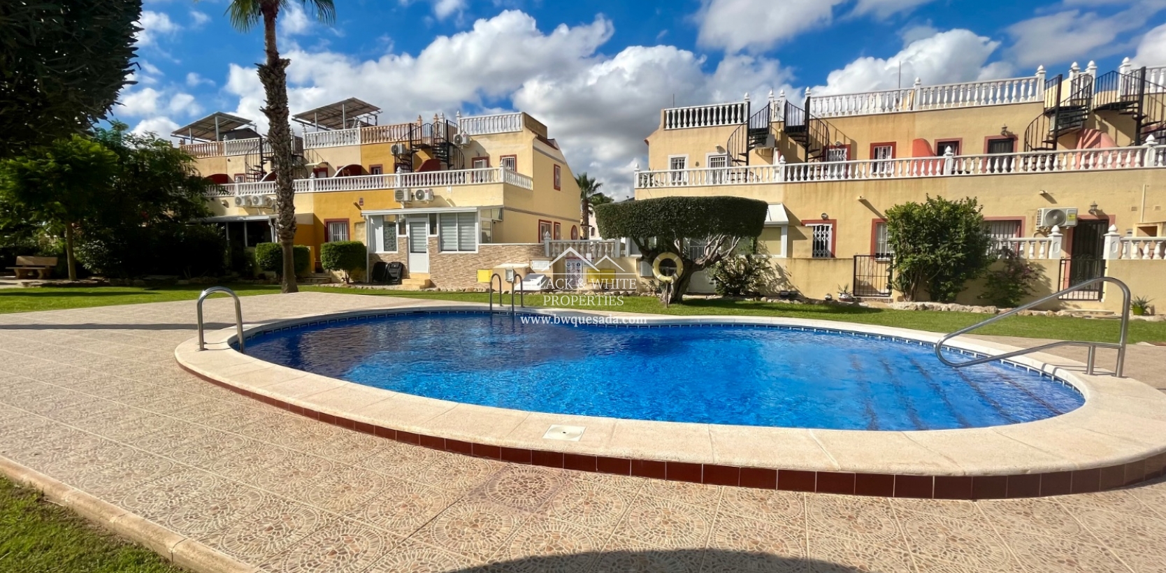 Resale - Townhouse - Lo Crispin