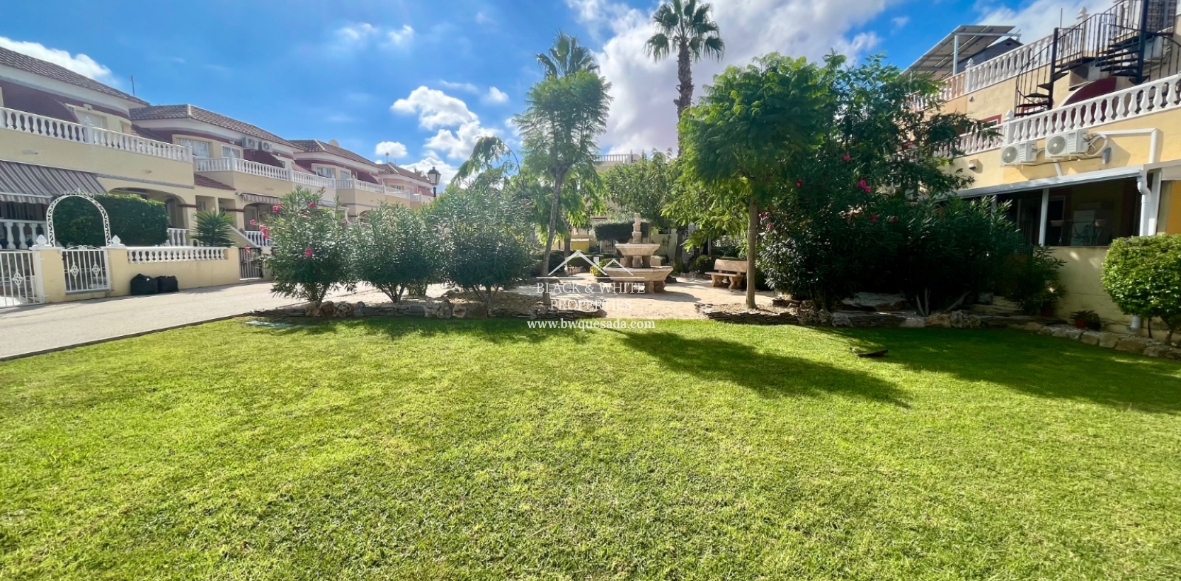 Resale - Townhouse - Lo Crispin