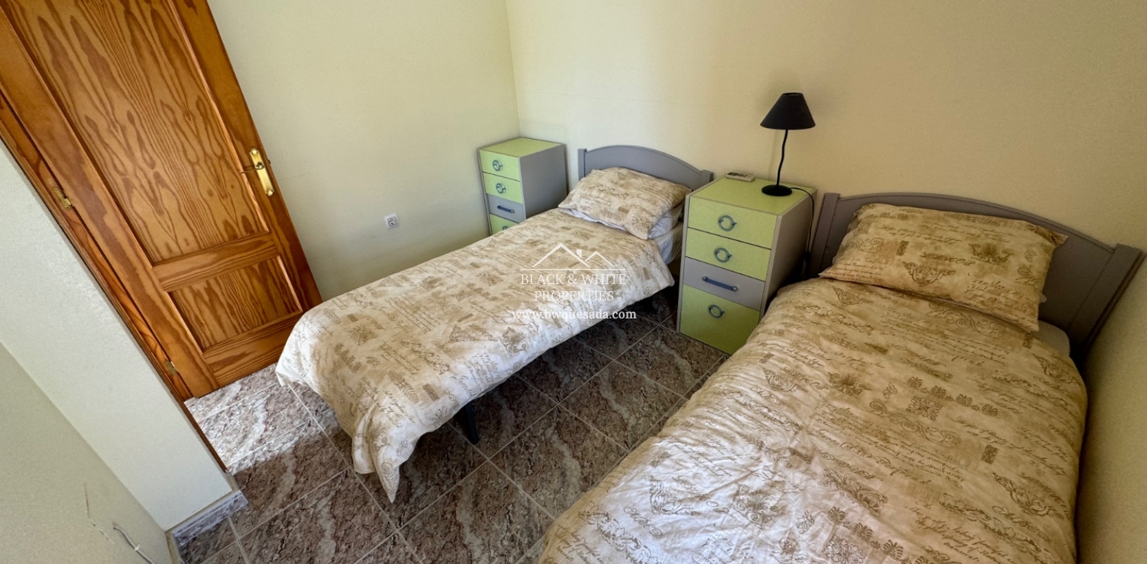 Resale - Townhouse - Lo Crispin