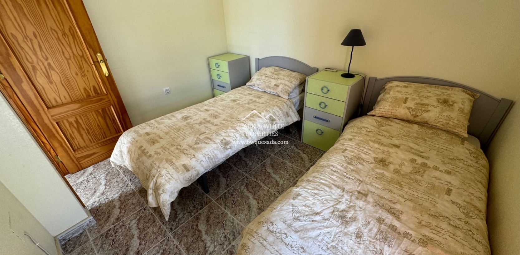 Resale - Townhouse - Lo Crispin