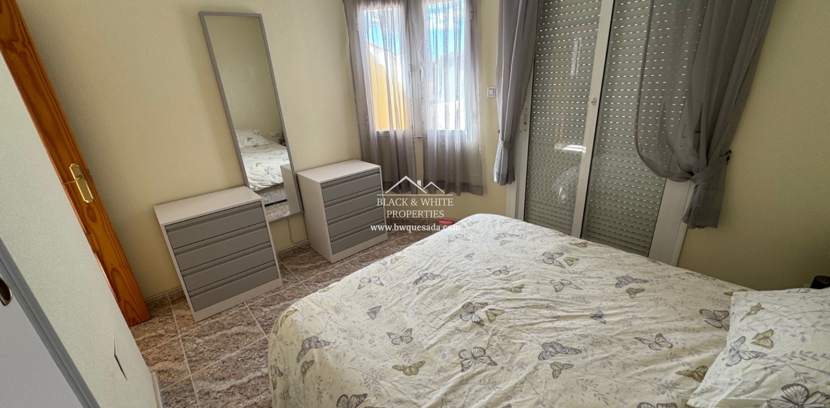 Resale - Townhouse - Lo Crispin