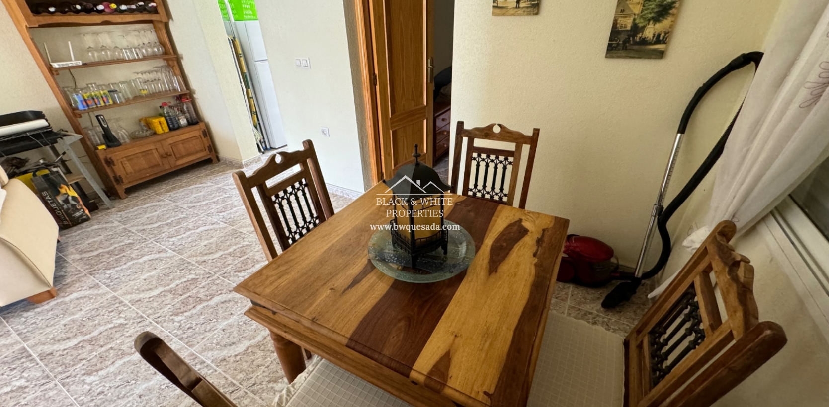 Resale - Townhouse - Lo Crispin