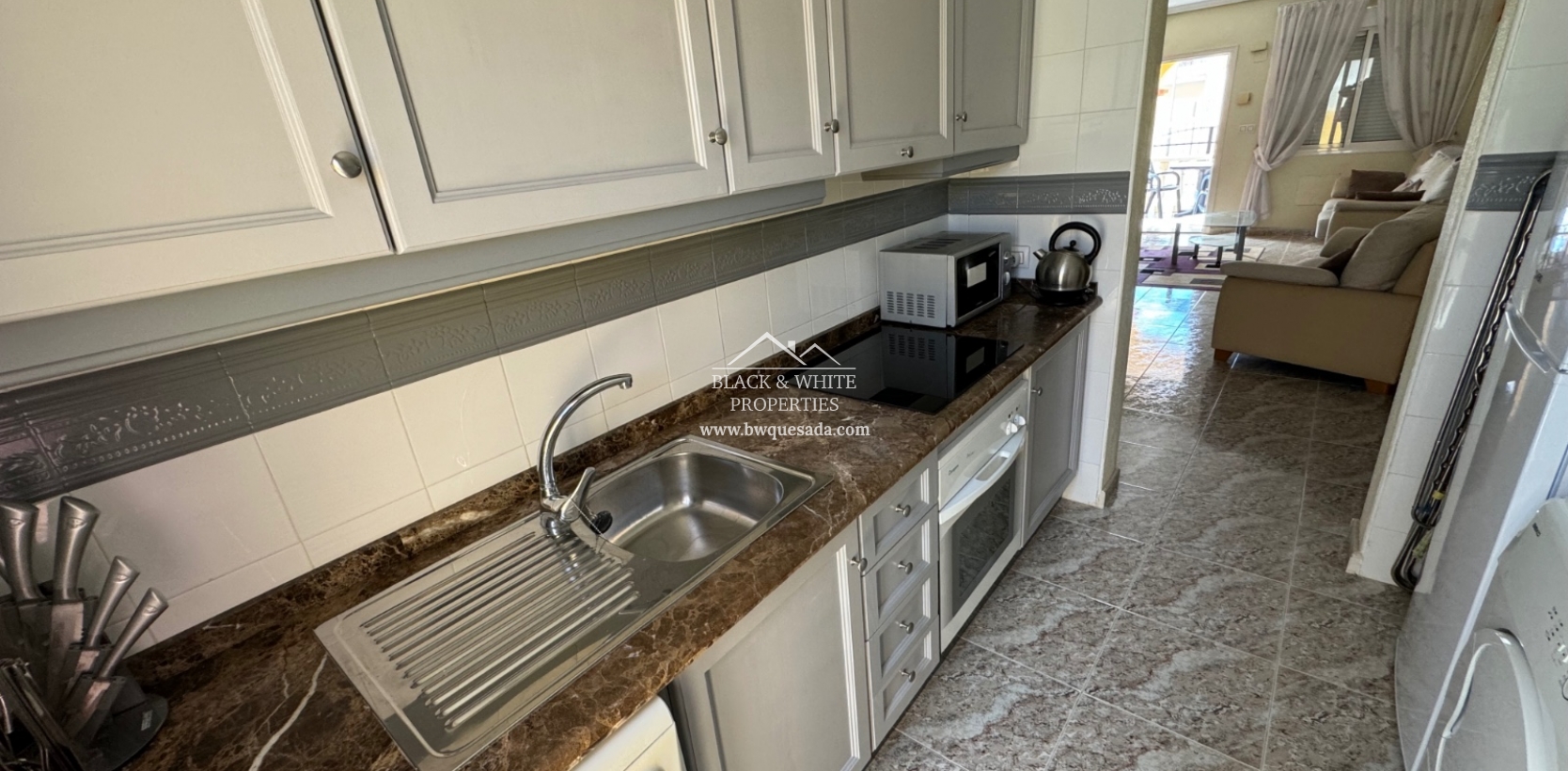 Resale - Townhouse - Lo Crispin