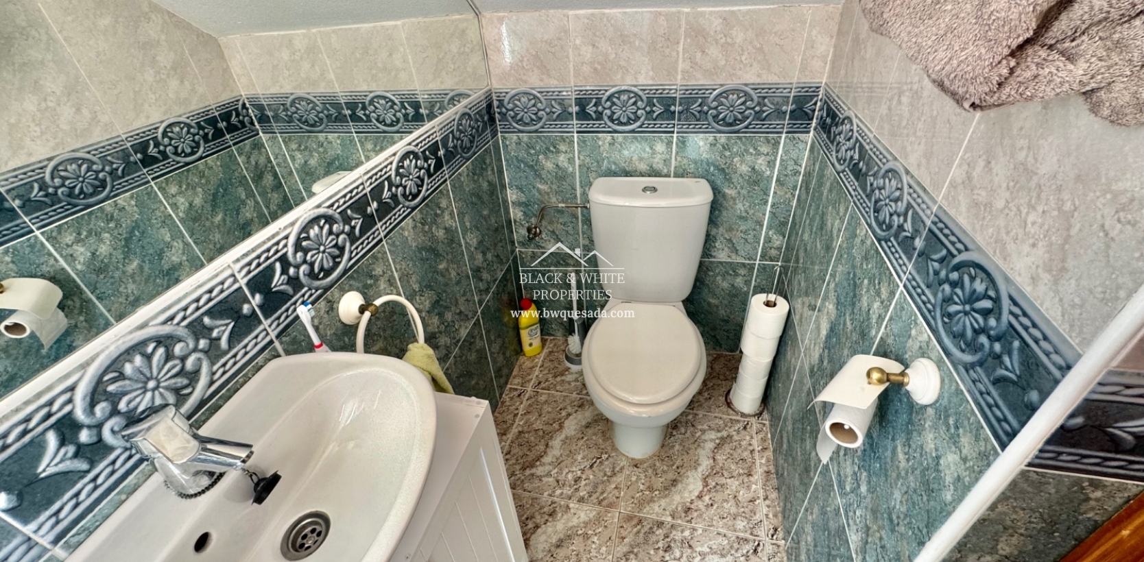 Resale - Townhouse - Lo Crispin