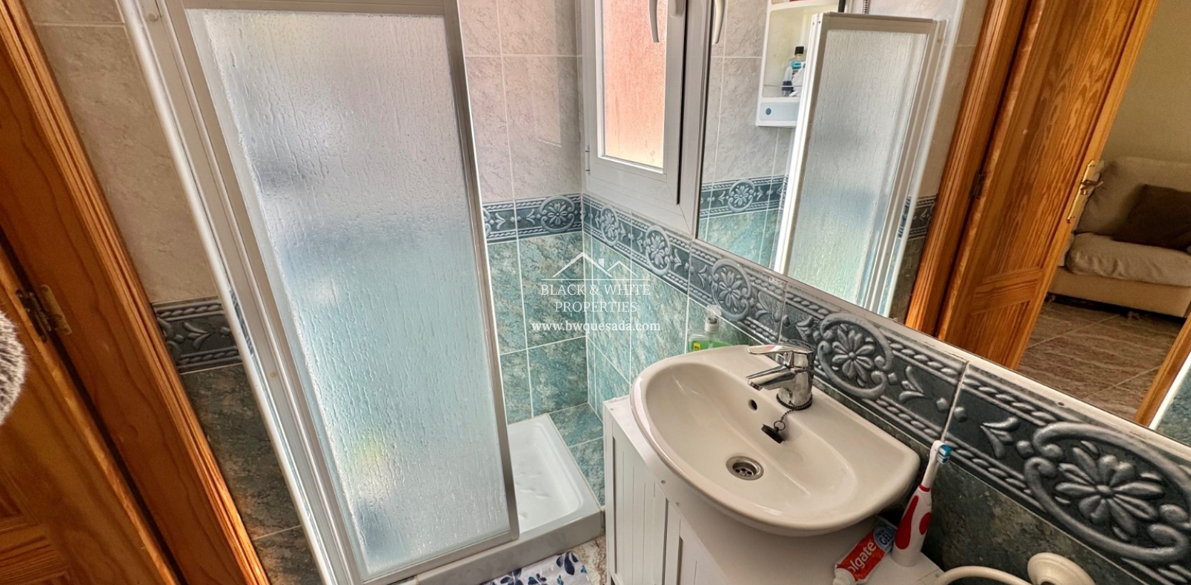 Resale - Townhouse - Lo Crispin