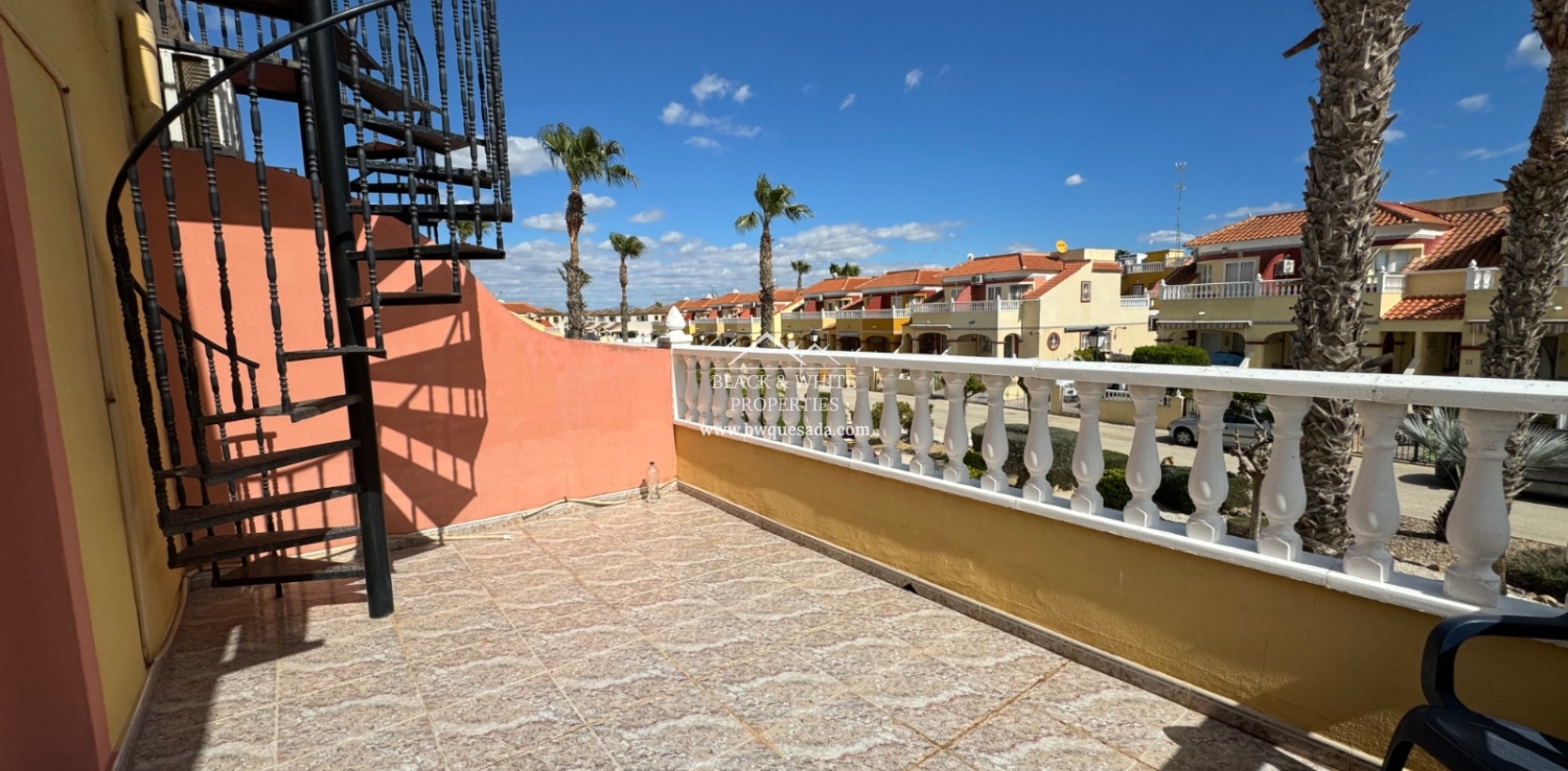 Resale - Townhouse - Lo Crispin