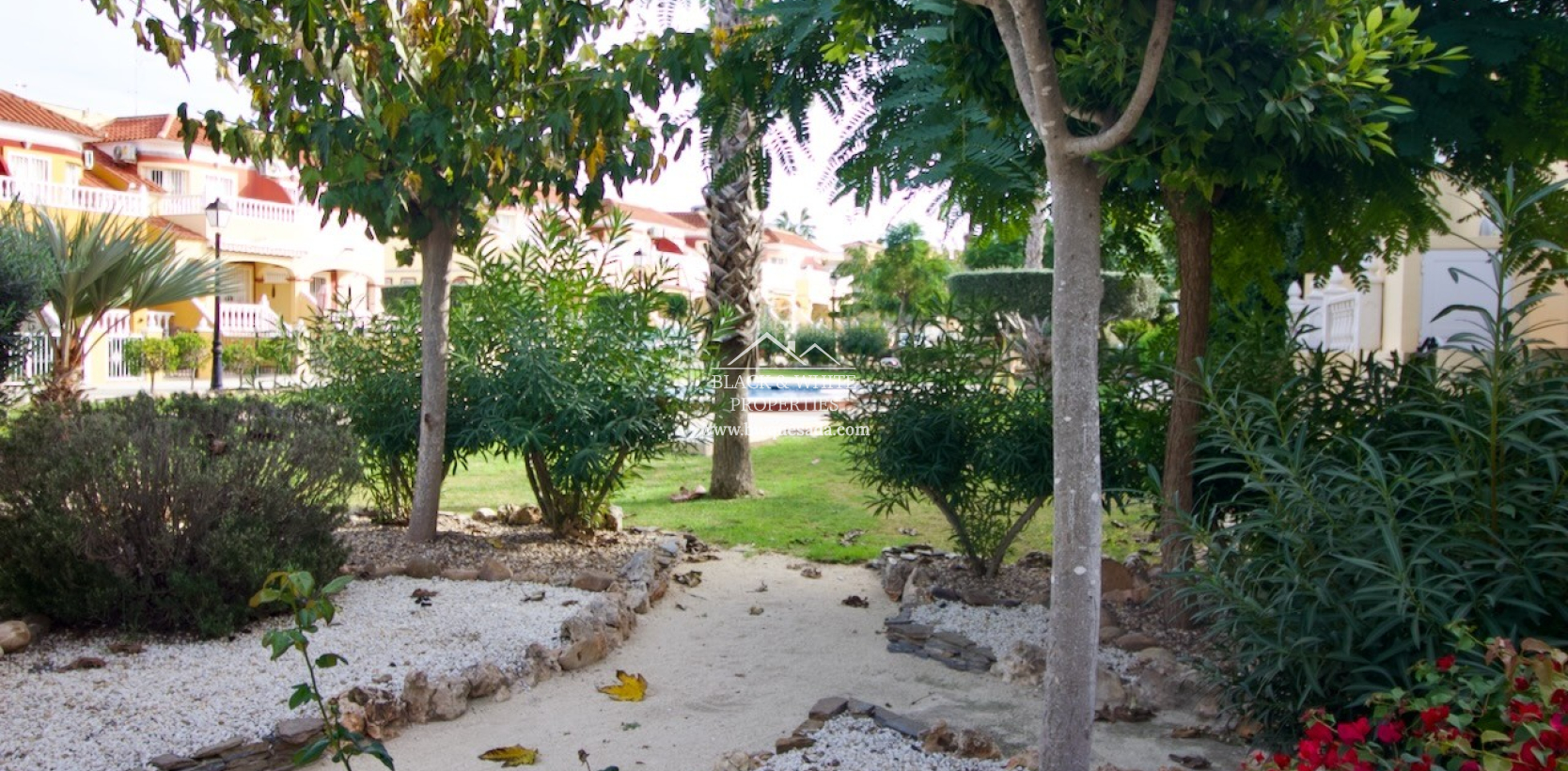 Resale - Townhouse - Lo Crispin