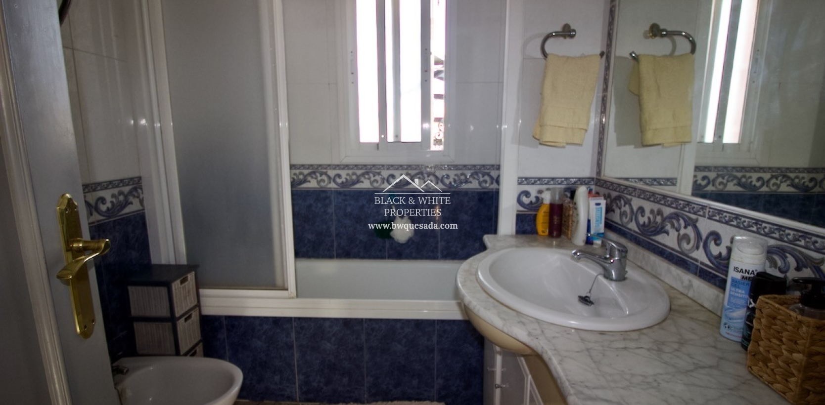 Resale - Townhouse - Lo Crispin