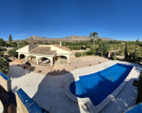 Resale - Villa - Albatera