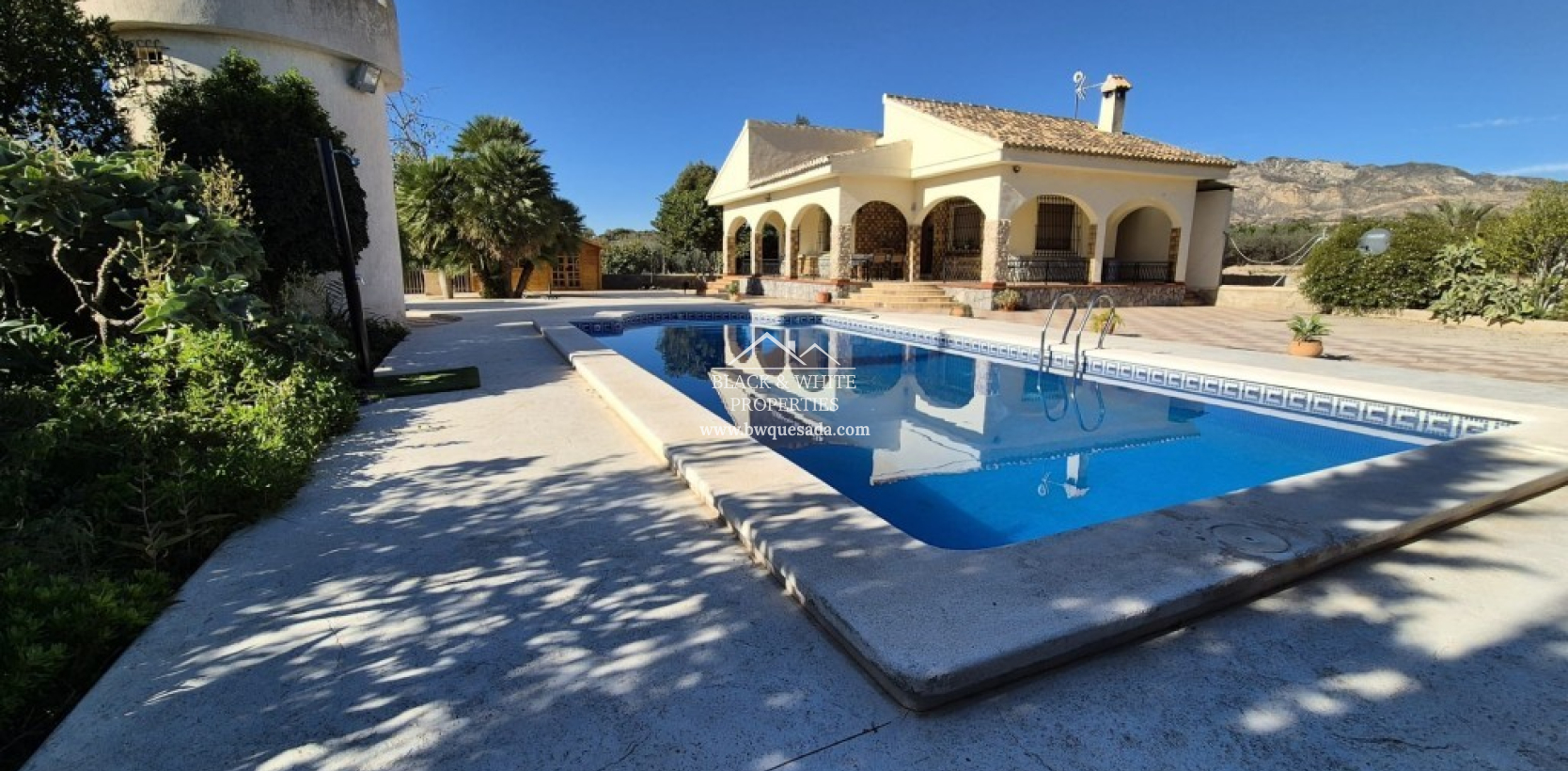 Resale - Villa - Albatera