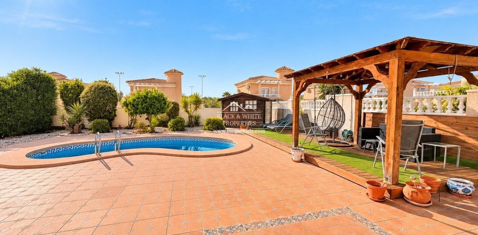 Resale - Villa - La Marina