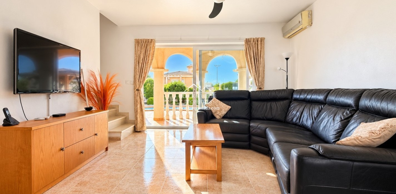 Resale - Villa - La Marina