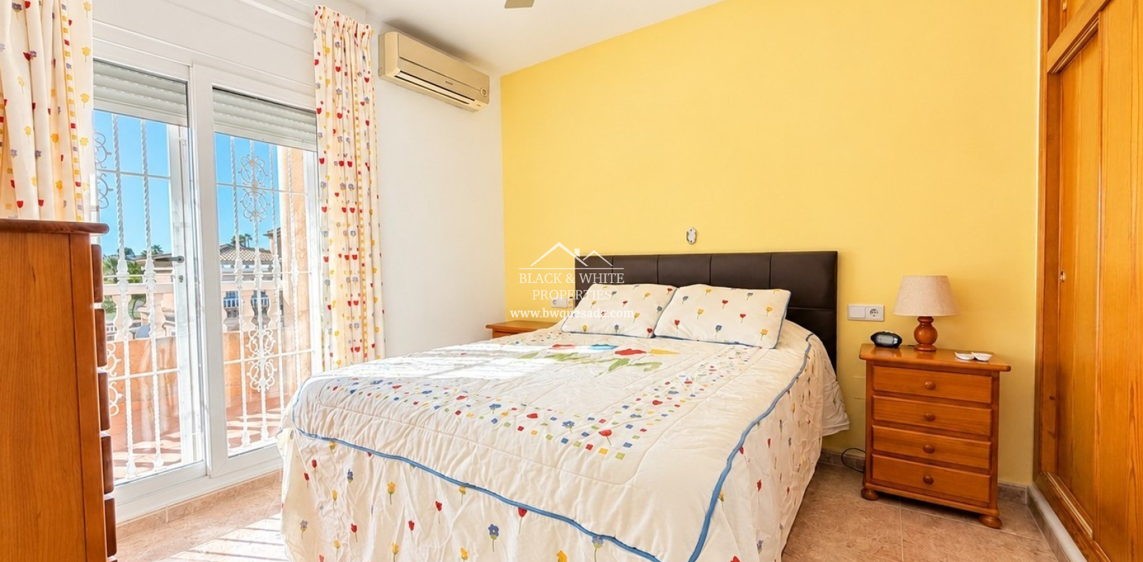 Resale - Villa - La Marina