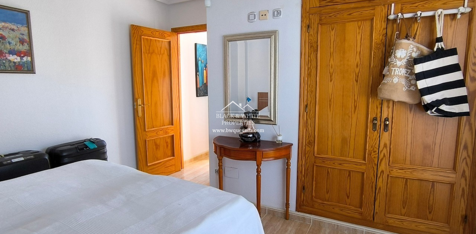 Resale - Villa - Lo Crispin