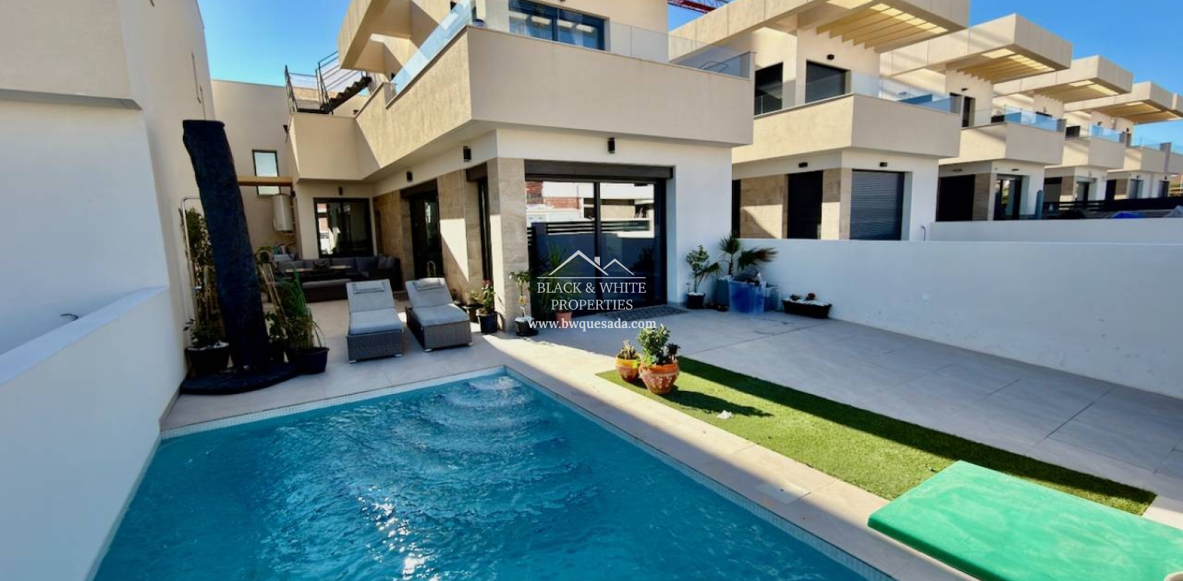 Resale - Villa - Los Montesinos