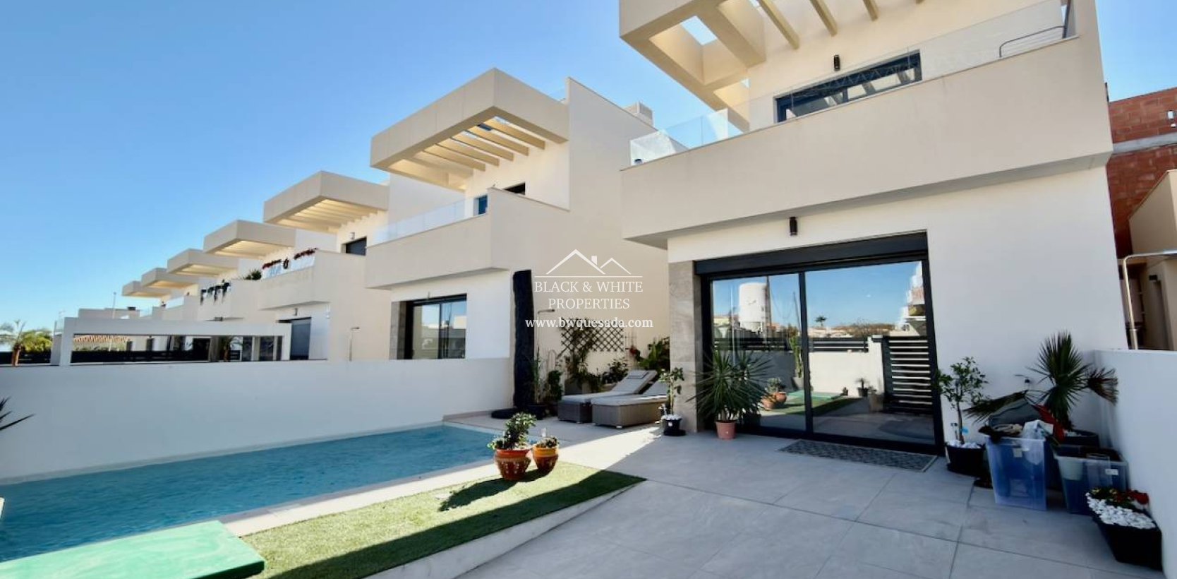 Resale - Villa - Los Montesinos