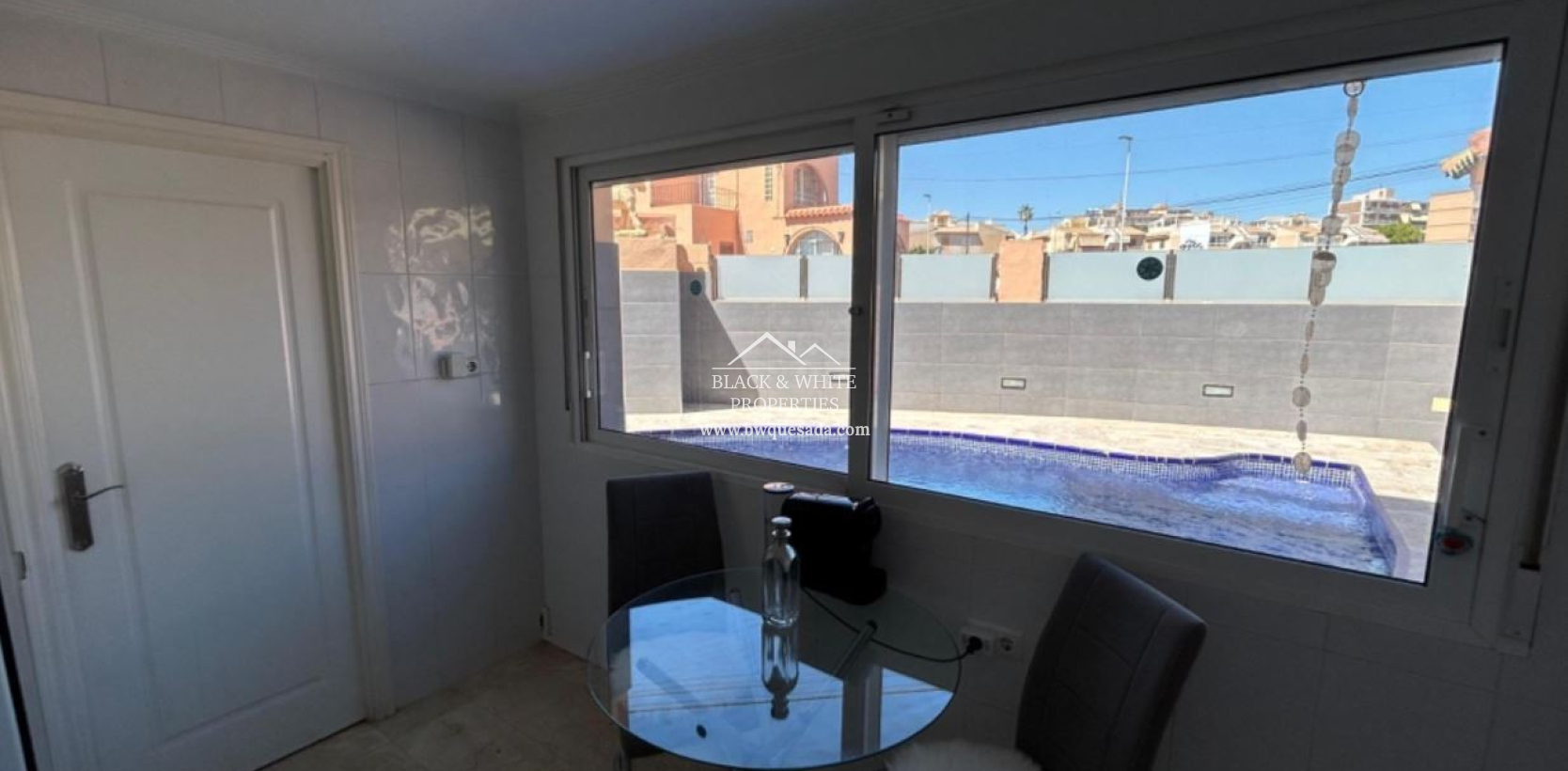 Resale - Villa - Torrevieja - Playa del Cura