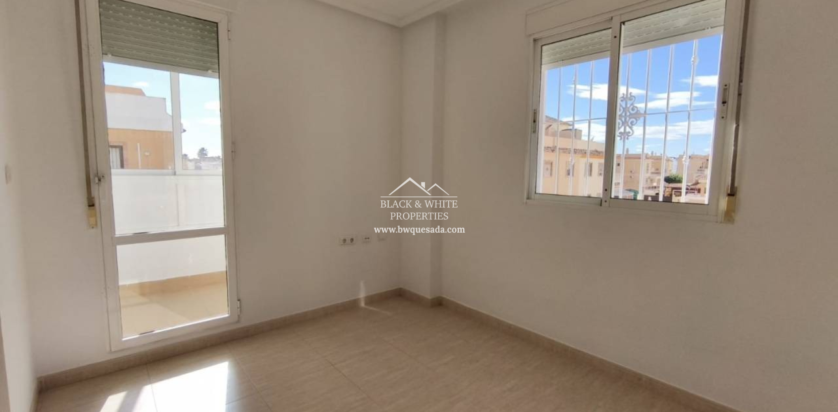 Venta - Semi - Adosada Villa  - Ciudad Quesada