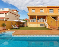 Venta - Semi - Adosada Villa  - Torrevieja - Nueva Torrevieja - Aguas Nuevas