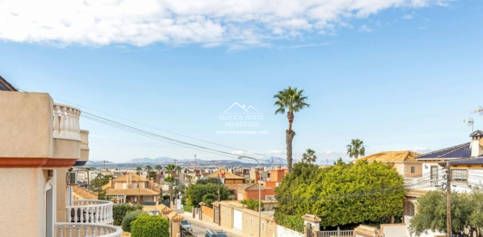 Venta - Semi - Adosada Villa  - Torrevieja - Nueva Torrevieja - Aguas Nuevas